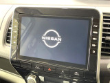 【大画面ナビ】人気の大型10インチナビを装備。存在感のある大画面はインパクト大!ナビ利用時のマップ表示は見やすく、テレビやDVDは臨場感がアップ!いつものドライブがグッと楽しくなります♪