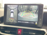 【全方位モニター】専用のカメラにより、上から見下ろしたような視点で360度クルマの周囲を確認することができます☆縦列駐車や幅寄せ時に活躍してくれます♪