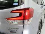 SUBARUのアイデンティティー、コの字型テールランプ!