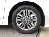 純正18インチアルミ!タイヤサイズは225/60R18です