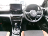 ヤリスクロスの運転席まわりです。