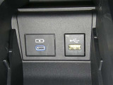 【充電用USB端子】デバイスの充電に便利です。※実際の接続端子は写真で確認or店舗までご気軽にお問合せください♪
