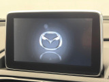 【メーカー純正ナビ】インテリアに溶け込むスタイリッシュな「専用設計」メーカーナビを装備♪視認性や操作性など基本性能にも優れ、より上質なカーライフをお楽しみいただけます。