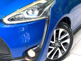 【LEDヘッドライト】悪天候や夜間走行時も良好な視界を確保し安心して運転できる高輝度LEDヘッドライトを装備!点灯速度が早く、消費電力も抑えられています。
