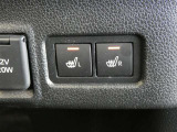 運転席と助手席には寒い時にうれしいシートヒーターが装備されてます。