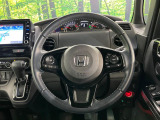 【純正革巻きステアリング】上質な革を使用することで、手にしっかり馴染みとても運転しやすいハンドルです♪