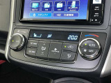 オートエアコンで快適な室内です。
