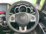 【純正革巻きステアリング】上質な革を使用することで、手にしっかり馴染みとても運転しやすいハンドルです♪