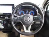 運転が楽しくなる明るく開放的な運転席まわりです。プロパイロットで高速など運転支援で疲れを軽減してくれます!