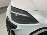 LEDヘッドライトは、点灯の瞬間から最大光量を発揮し、突然暗くなるトンネルなどでの安定感を高めます。