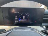 視認性の高いメーターで運転情報を的確に把握できます