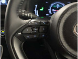 ステアリングスイッチではオーディオ操作が可能です。運転中のご利用は十分にご注意ください。