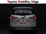 リヤのコンビネーションランプは後続車からも確認しやすいデザインです。