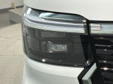 LEDヘッドライトは、点灯の瞬間から最大光量を発揮し、突然暗くなるトンネルなどでの安定感を高めます。