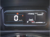 【明るく見やすいメーター】視認性が良く明るく見やすいメーター。運転者にとって見やすいメーターは運転していても疲れないですよね。