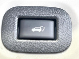 【パワーバックドア】スマートキーや運転席のボタンを押すだけでリアゲートが自動で開閉します!荷物を持っている時や、高い位置にあるバックドアを閉める際に便利な機能です♪