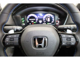 ハンドル左側にはオーディオ操作が出来るオーディオリモートコントロールスイッチ、右側にはHondaSENSINGとオートクルーズスイッチを装備!長距離運転や高速道路の運転では大活躍です!