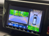 【マルチビューカメラシステム】専用のカメラにより、上から見下ろしたような視点で360度クルマの周囲を確認することができます☆死角部分も確認しやすく、狭い場所での切り返しや駐車もスムーズに行えます。
