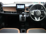 ドライバー目線の画像です。室内や視界もとても広いため運転しやすいですよ。
