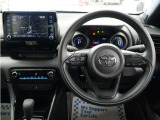 運転にかかわる様々な操作を安全に行えるように視点移動が少なく、操作性に配慮されたスイッチ類が凝縮されたコクピットです。
