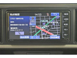純正ナビを装備。タッチパネル式で使いやすく、お出かけもラクラクです。