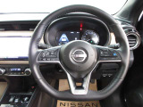 運転が楽しくなる明るく開放的な運転席まわりです。プロパイロットで高速など運転支援で疲れを軽減してくれます!