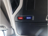 専用ボタンでコールセンターへ接続。状況に応じて緊急車両の要請やロードサービスの取次ぎを行います。重大事故の際は自動的にコールセンターにつながり、緊急車両やドクターヘリを要請します。(要申込)