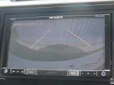 バックカメラも装備しています。気になる後ろの見通しや車庫入れにも大活躍!運転が困難な場所でもしっかりサポート!心強い味方のモニターです。【バックカメラ】付の車って1回乗るとクセになります。