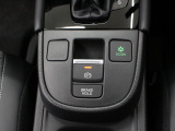 【電子制御パーキング+ブレーキホールド】便利なスイッチ式のサイドブレーキ!停車中にブレーキペダルを踏み続けなくても自動的にブレーキを保持する機能も搭載♪