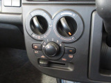 気温に合わせて直感的に操作することで、車内をいつでも快適に保てます。