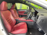 運転席シート廻りは使用感も少なく、良好な状態となっています。丁寧に使われていたことがよくわかりますね。