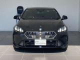 アイコニックグロー装備。暗闇にBMWキドニーグリルが浮かび上がります。