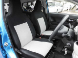 【内装】ピクシスエポックの車内です♪もちろん、フロアマットもついてますよ〜!