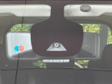 【エマージェンシーブレーキ】走行中に前方の車両等を認識し、衝突しそうな時は警報とブレーキで衝突回避と被害軽減をアシスト。より安全にドライブをお楽しみいただけます。