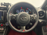 【純正革巻きステアリング】上質な革を使用することで、手にしっかり馴染みとても運転しやすいハンドルです♪