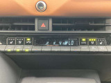 オートエアコンは温度を設定するだけで、自動で風量などを設定してくれます。運転しながら操作も必要ないので、安全性も向上します。