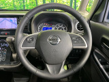 【純正革巻きステアリング】上質な革を使用することで、手にしっかり馴染みとても運転しやすいハンドルです♪