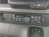 運転席・助手席にシートヒーター装備!!寒い日でもすぐに体を温め、冬のドライブを快適に。冷えやすい方やお子様にもやさしく安心です!!