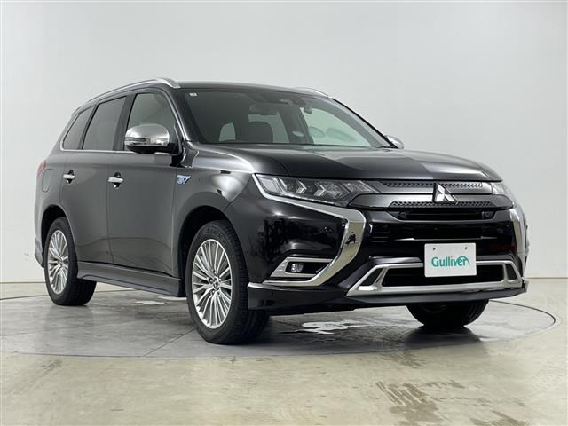 アウトランダーPHEV 2.4 G プレミアムパッケージ 4WD 本革シート