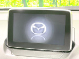 【マツダコネクトナビ】車内の雰囲気にマッチした一体型タイプのナビ。各種車輌設定やBluetooth再生等、様々な機能が楽しめます。直感的なダイヤル操作が可能で、使い勝手も良好です。