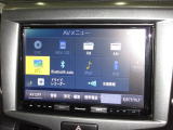 ナビゲーションはパイオニアメモリーナビ(AVIC-RLS901)を装着しております。AM、FM、CD、DVD再生、Bluetooth、フルセグTVがご使用いただけます。初めて訪れた場所でも安心ですね!