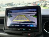 バック駐車が苦手な方や、初めてのお車で不安な方でも後方をナビ画面に映してくれるので、ラクラク停められます。