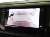 ★ギアをリバースに入れることで後方車両、ガイドラインが表示され安全確認のサポートをします★