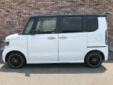 オプションになりますが、ボディーコーティングもご用意しております。新車の輝きに近づき、洗車などのお手入れも楽になりますよ。
