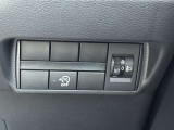 SRSサイド、カーテンエアバックや、衝突被害軽減ブレーキ、踏み間違い衝突防止アシスト、車線逸脱警報、先行車発進お知らせ機能などその他安全機能も多数揃ってます☆安全運転は心がけてくださいね(*&rsquo;&omega;&rsquo;*)