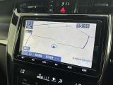 純正ナビを装備。タッチパネル式で使いやすく、お出かけもラクラクです。