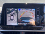 上からまる見え!アラウンドビューモニターの画像です。純正ナビに映してあります。お車を真上から見たような映像をミラーやナビ画面に映し出す事によって、車両の周囲を確認し、駐車時や発進時の運転をサポート。