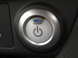 【プッシュスタート】キーが車内にあれば、エンジンの始動・停止はブレーキを踏んでスイッチを押すだけ!キーを取り出す手間を省き、ワンプッシュで操作するので簡単でスムーズ!