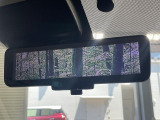 【インテリジェントルームミラー】後席の大きな荷物や同乗者で後方が確認しづらい時でも安心!カメラが撮影した車両後方の映像をルームミラー内に表示。クリアな視界で状況の確認が可能です!