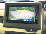 【バックカメラ】駐車時に後方がリアルタイム映像で確認できます。大型商業施設や立体駐車場での駐車時や、夜間のバック時に大活躍!運転スキルに関わらず、今や必須となった装備のひとつです!